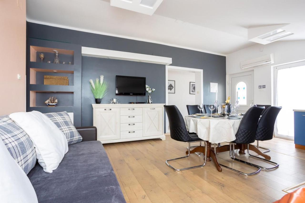 Apartman Luni Sa Bazenom - Malinska, Sveti Anton Sveti Anton  Kültér fotó