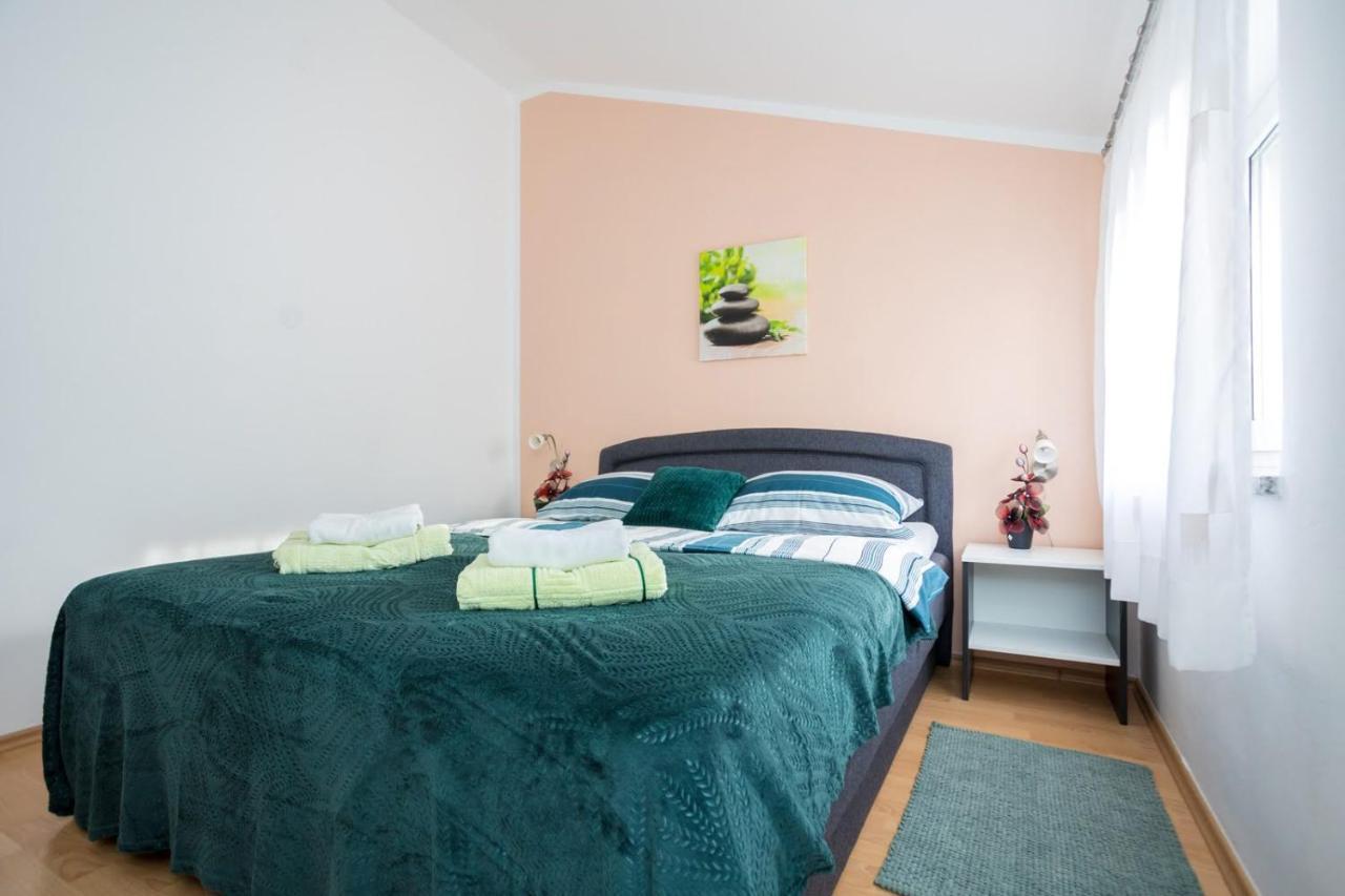 Apartman Luni Sa Bazenom - Malinska, Sveti Anton Sveti Anton  Kültér fotó