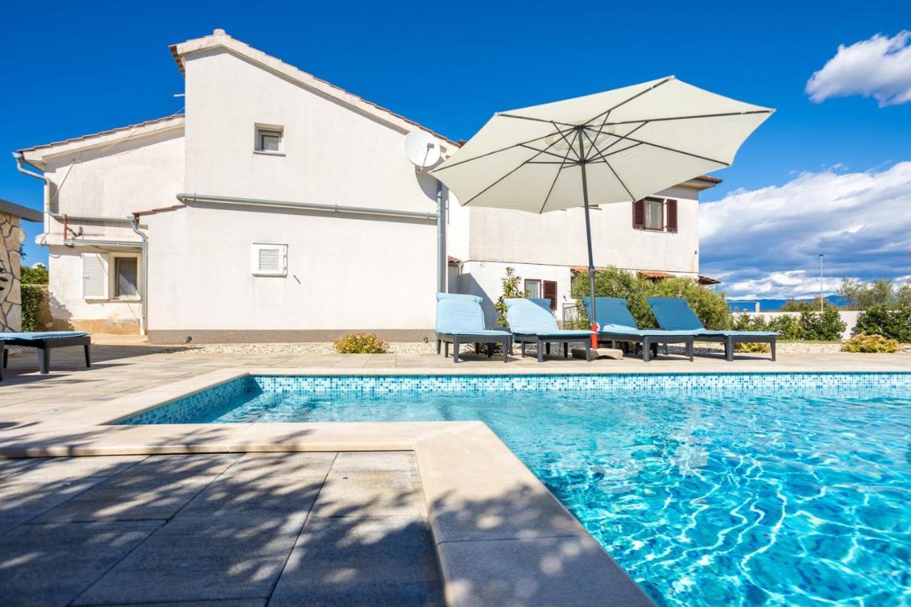 Apartman Luni Sa Bazenom - Malinska, Sveti Anton Sveti Anton  Kültér fotó