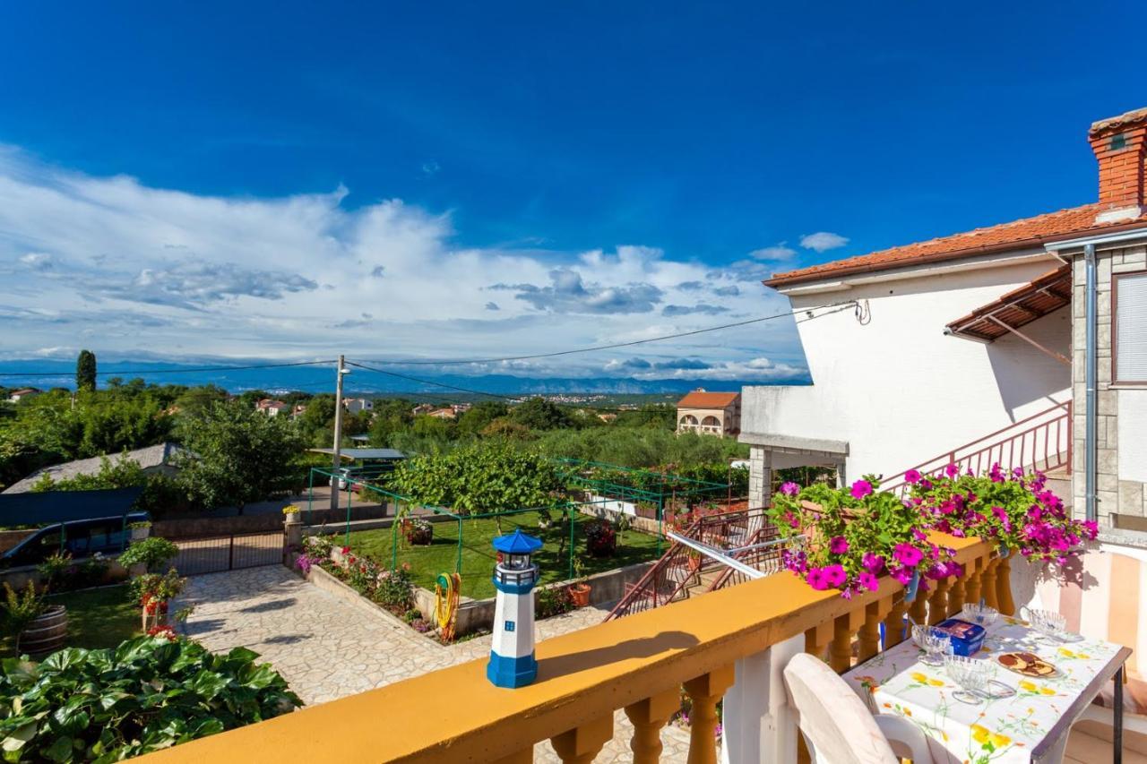 Apartman Luni Sa Bazenom - Malinska, Sveti Anton Sveti Anton  Kültér fotó