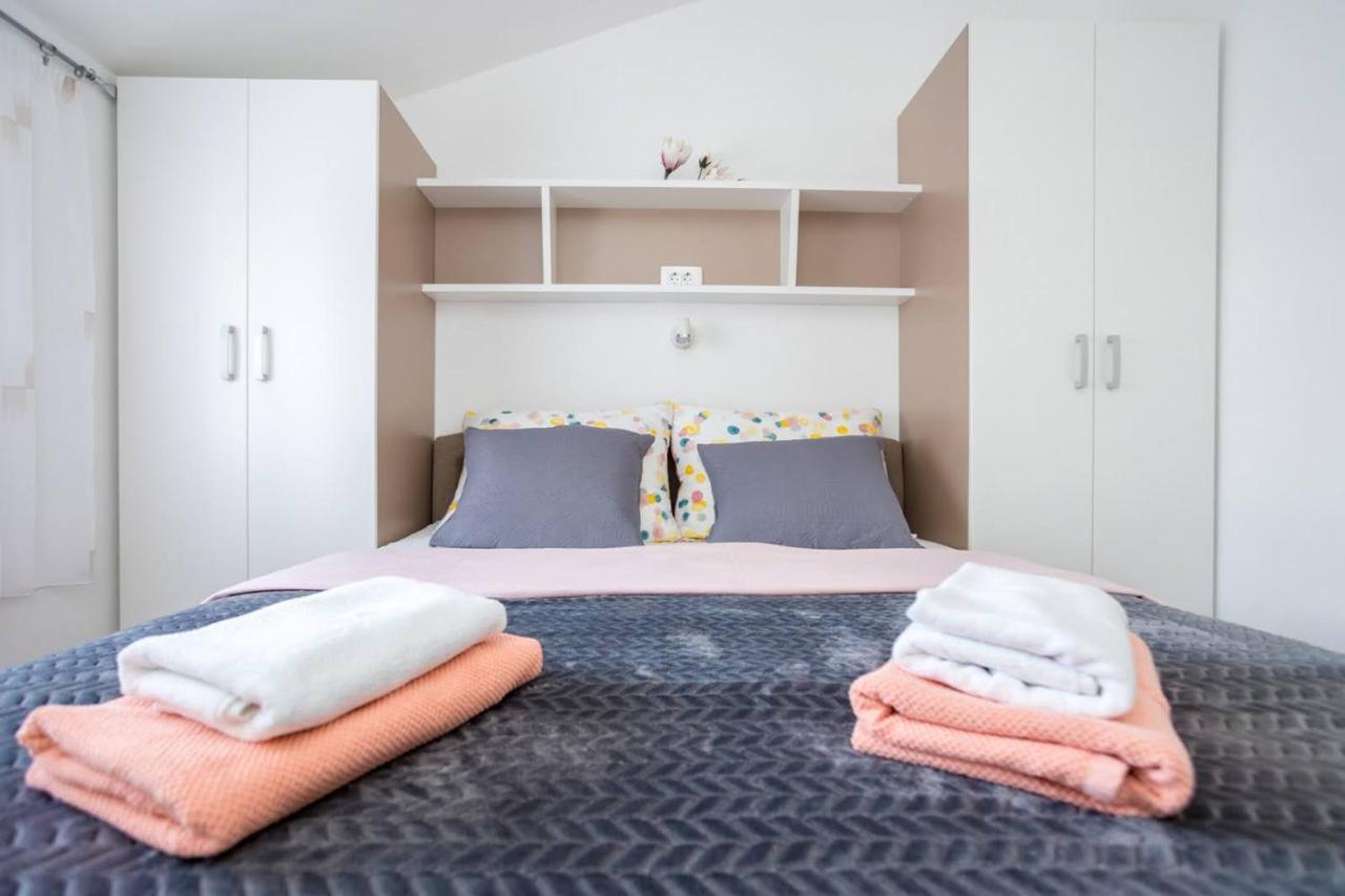 Apartman Luni Sa Bazenom - Malinska, Sveti Anton Sveti Anton  Kültér fotó