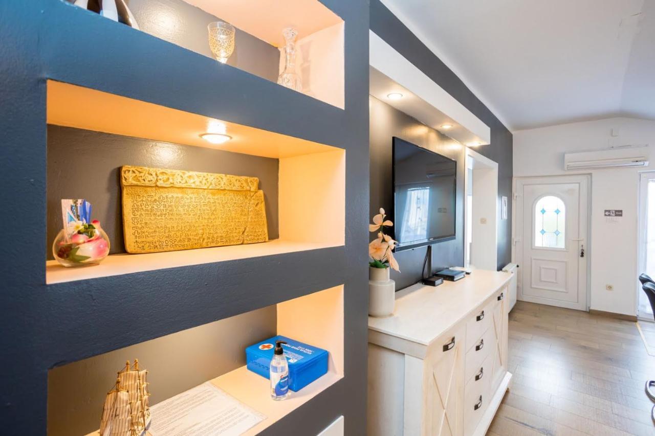 Apartman Luni Sa Bazenom - Malinska, Sveti Anton Sveti Anton  Kültér fotó