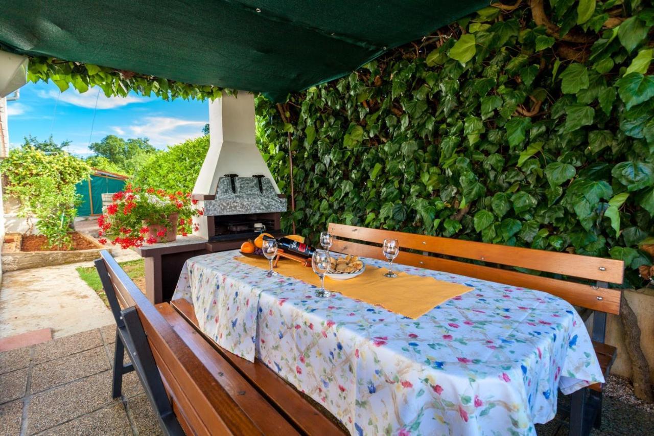 Apartman Luni Sa Bazenom - Malinska, Sveti Anton Sveti Anton  Kültér fotó
