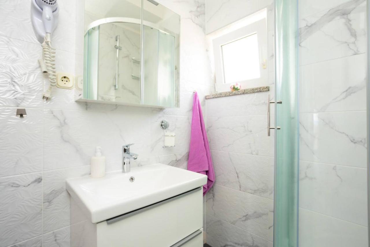 Apartman Luni Sa Bazenom - Malinska, Sveti Anton Sveti Anton  Kültér fotó